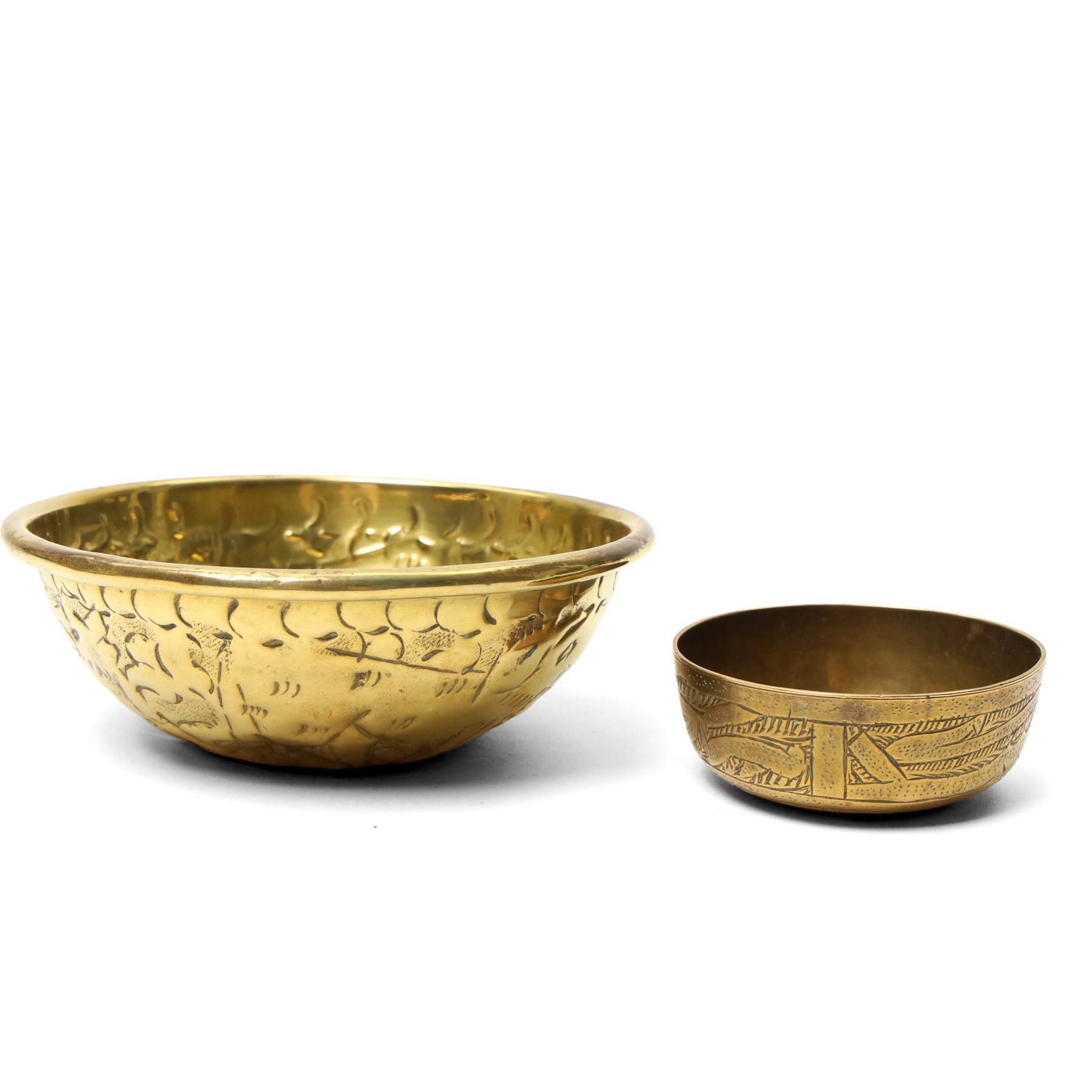 Collection of brassware, including a Cairoware platter and small vase, an Indian box and vase, and other small items (8)