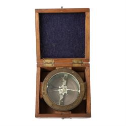 WWII Air Ministry 'Bombsight D' compass, in fitted wooden box
