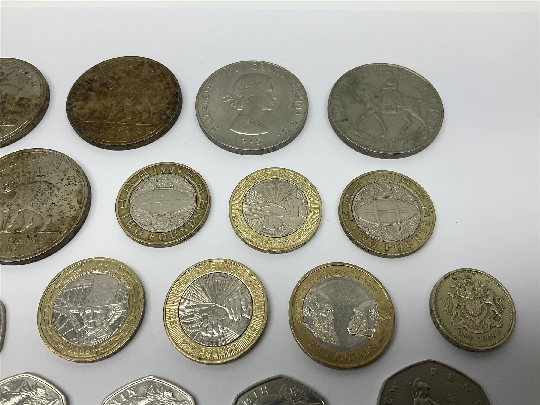 Queen Elizabeth II commemorative coins, including three Isle of Man 1970 crown coins, two further UK 1965 and 1970 crowns, three 2017 ‘Benjamin Bunny’ fifty pence pieces, two 1999 ‘Rugby World Cup’ two pound coins, Isle of Man 1999 ‘Phillip McCallen’ fifty pence piece etc