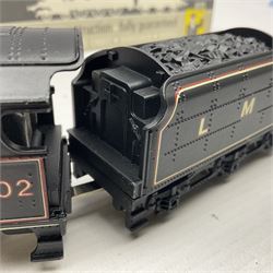 Wrenn '00' gauge - Class 6P (Royal Scot) 4-6-0 locomotive 'Black Watch' No.6102 in LMS Black; boxed with instructions.