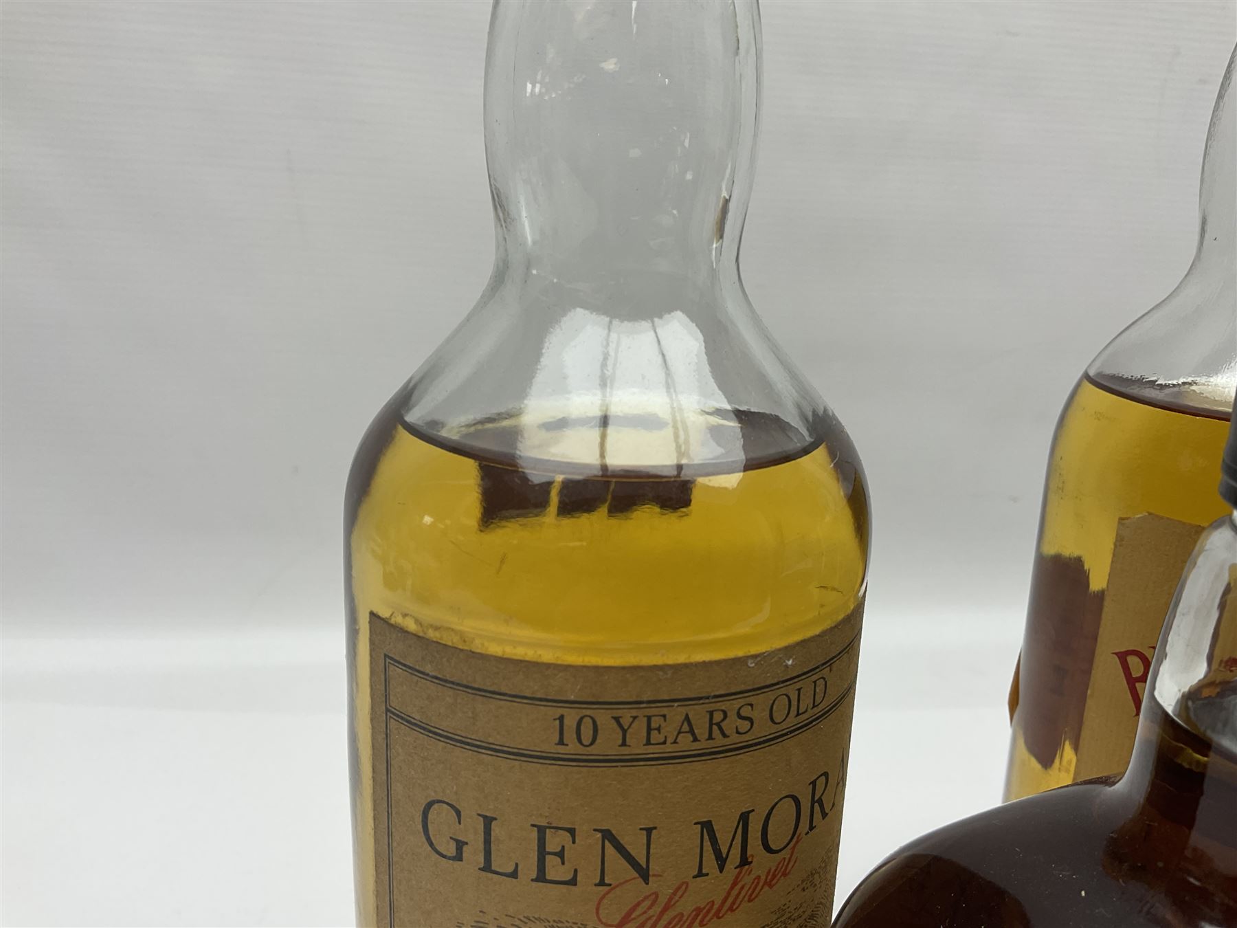 Five Single Malt Scotch Whiskys, including Aberlour Glenlivet 9 year old, Tamnavulin Glenlivet, Bruichladdich etc, various contents and proof (5)