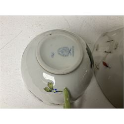 Herend of Hungary Rothschild bird pattern, part tea service, comprising two large teacups and saucers, two teacups and three saucers, milk jug, sugar bowl, five dessert plates and two side plates (18)