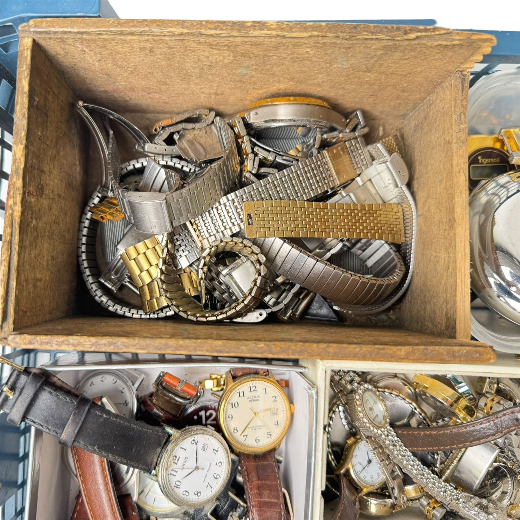 Collection of watches, including Timex, Lorus, Fossil, Seiko etc