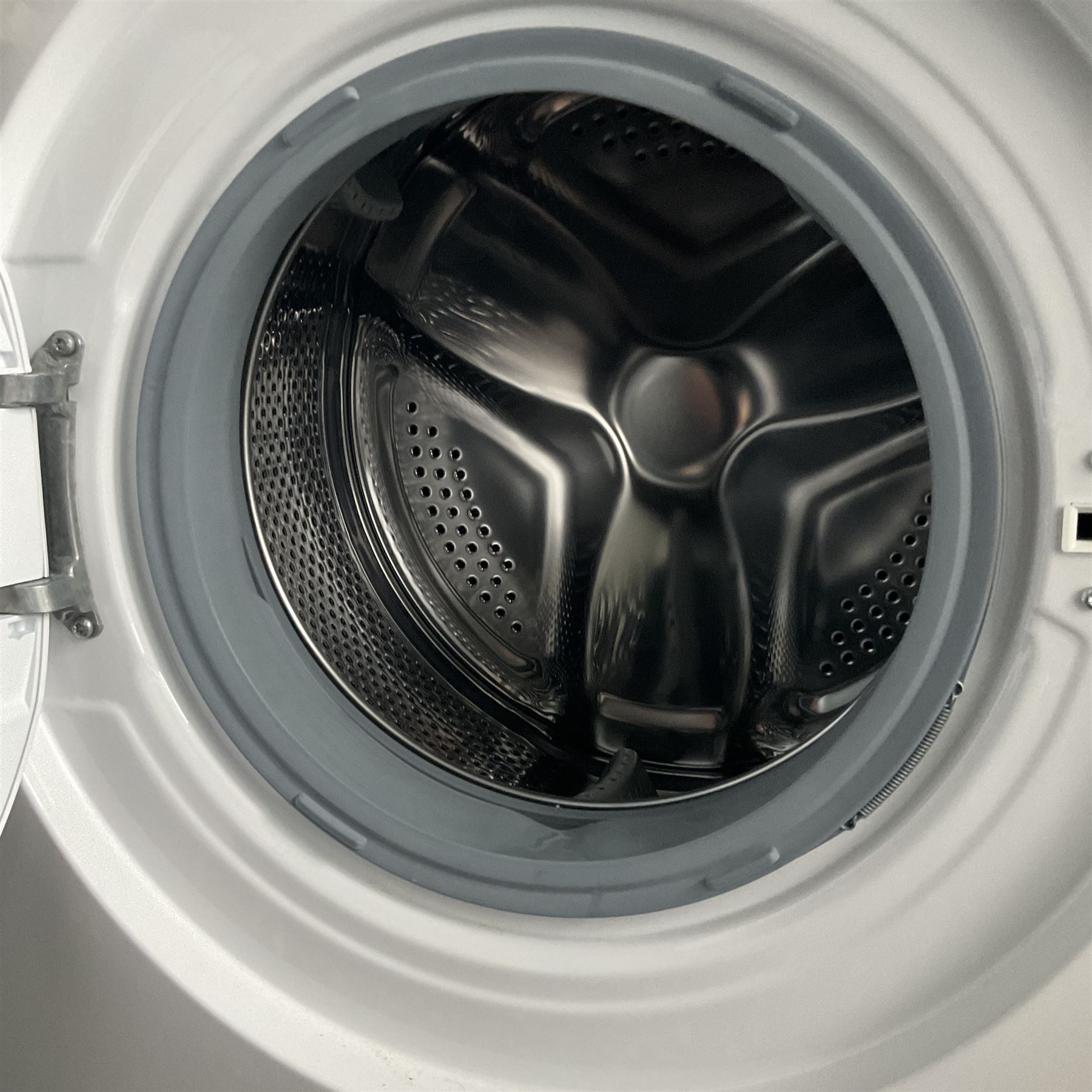 Bush WMNB712EW washing machine THIS LOT IS TO BE COLLECTED BY