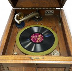 HMV - Early 20th century 'Victor talking machine' oak cased gramophone record player