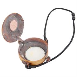 1920's lucite  compact, of circular form decorated to both sides with native American in a headdress, D7cm 