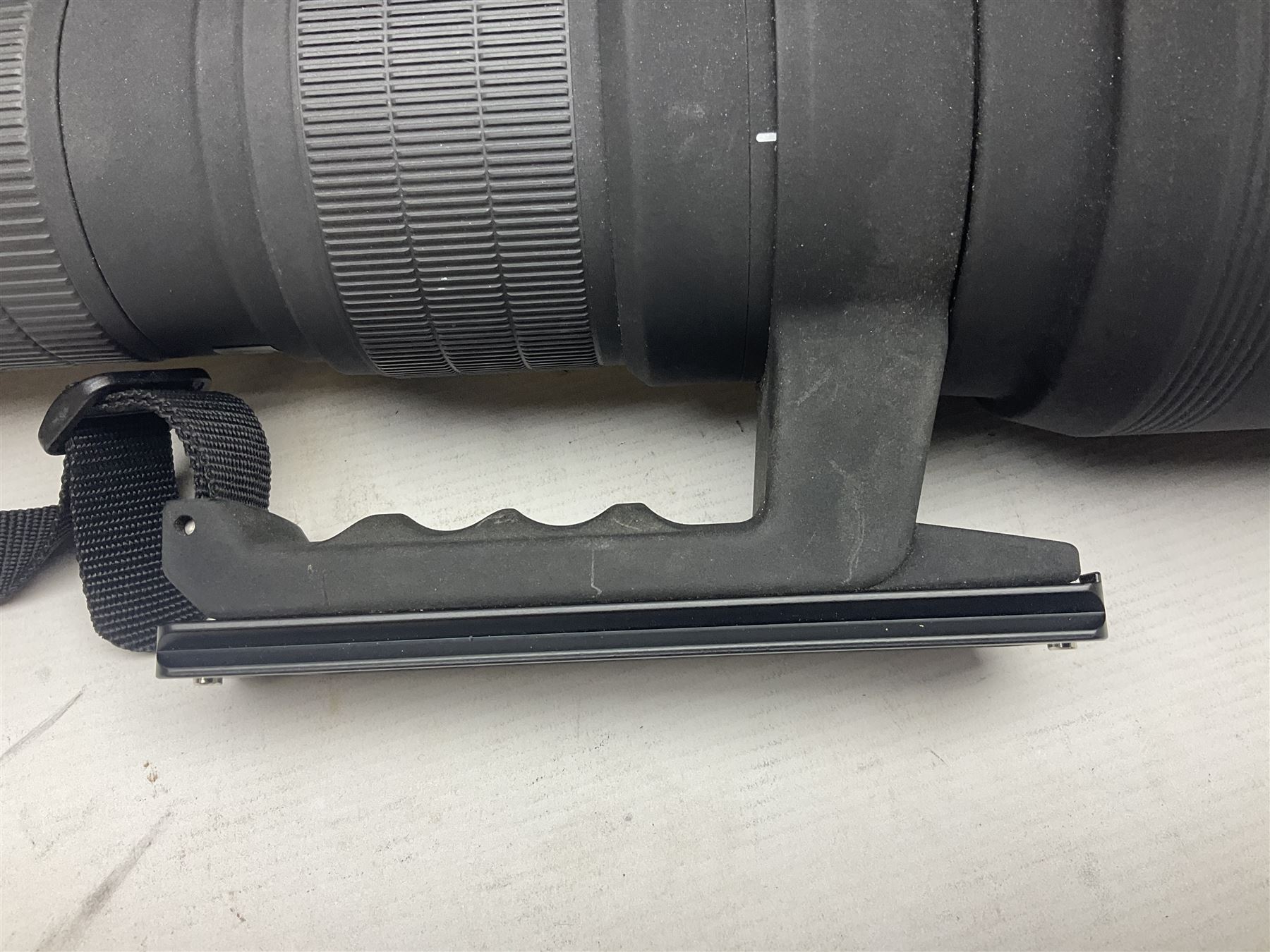 Sigma '300-800mm 1:5.6 APO EX DG Hyper Sonic Motor' lens with Nikon fitting, serial no 1543902, with case 