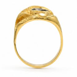 18ct gold Swiss blue topaz ring, bezel single oval cut topaz, within an abstract creased design setting, stamped 750