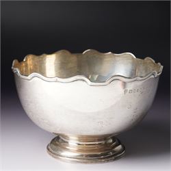 Silver circular bowl with crimped rim and short pedestal foot D14cm London 1935 Maker  C S...