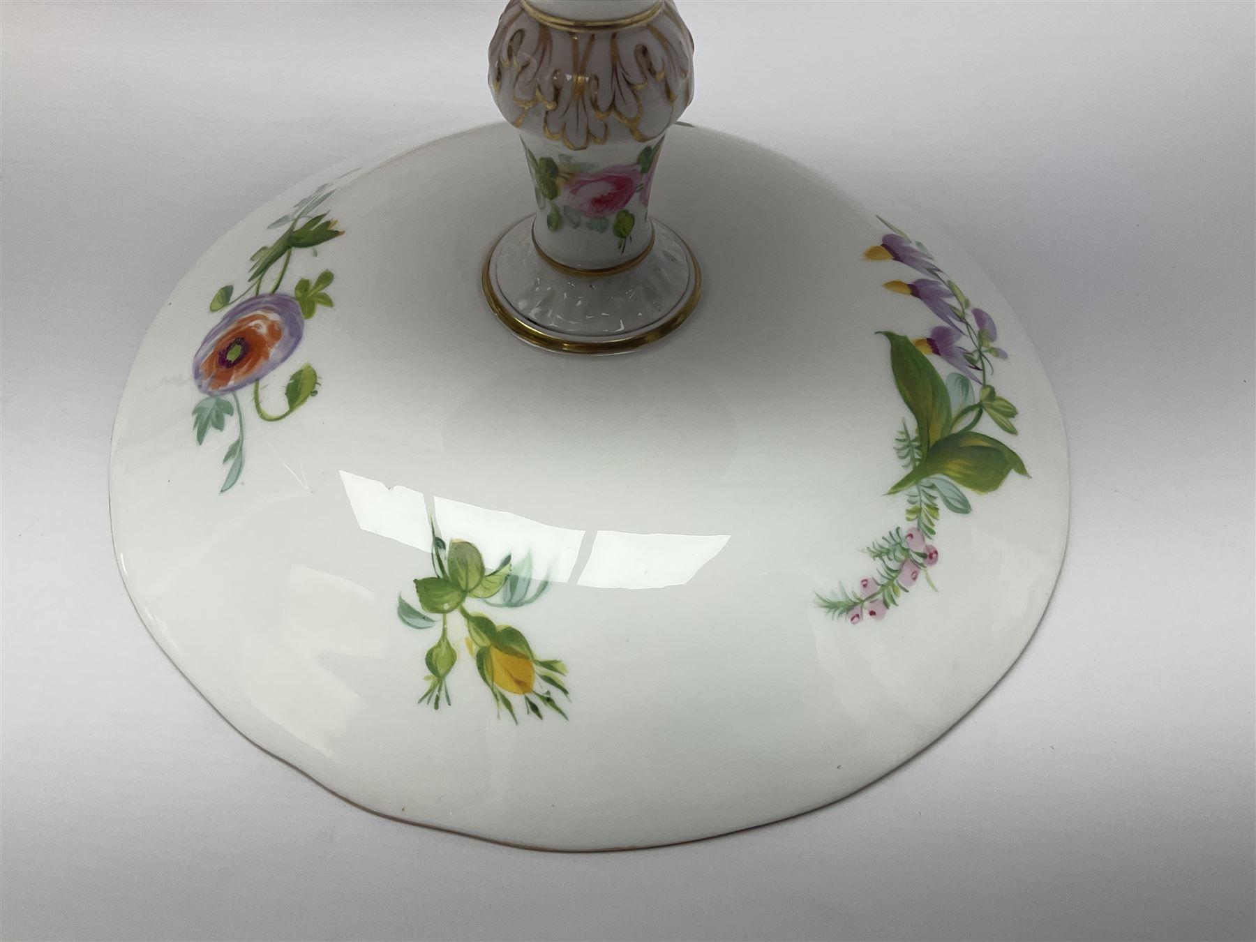 Victorian Copeland, Botanical dessert service, decorated with floral sprigs to the centre with a pink and gilt border, comprising five comports and seven plates, largest comport H20cm, plate D22cm