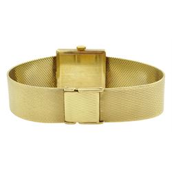 Longines gentleman's 14ct gold manual wind wristwatch, Cal. 428, champagne dial with baton hour markers, on integral 14ct gold bracelet, London import mark 1972