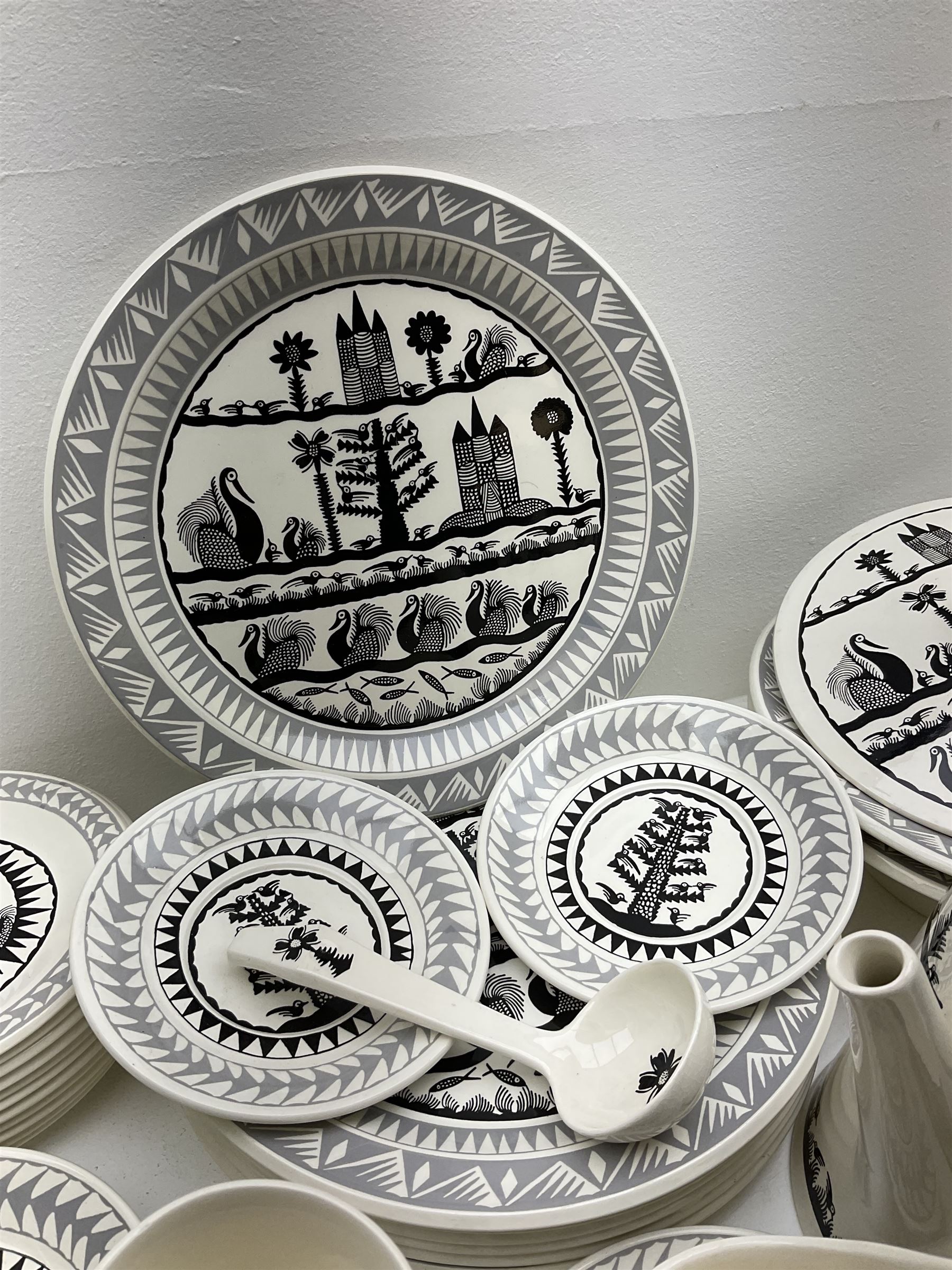 Scottie Wilson for Royal Worcester Wild Fowl pattern, part tea and dinner service, including teapot, milk jug, covered surier, nine cups and saucers, seven dinner plates etc (54)