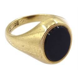 9ct gold single stone black onyx signet ring, Birmingham 1965