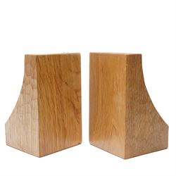 Mouseman - pair of adzed oak bookends, carved with mouse signature, by the workshop of Robert Thompson, Kilburn H15cm