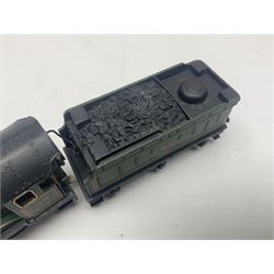 Hornby Dublo - 3-rail Castle Class 4-6-0 locomotive 'Ludlow Castle' No.5002 in lined BR green; in modern unassociated plain red  box