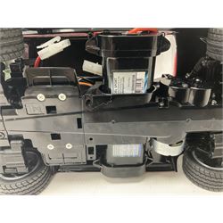 Tamiya - 1:10 scale Mini Cooper S 1964 Monte Carlo rally winning car driven by Paddy Hopkirk radio controlled car with boxed SR2S 2,4GHz radio system 