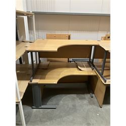 Pair of left hand return beech and oak effect office desks. - THIS LOT IS TO BE COLLECTED BY APPOINTMENT FROM DUGGLEBY STORAGE, GREAT HILL, EASTFIELD, SCARBOROUGH, YO11 3TX