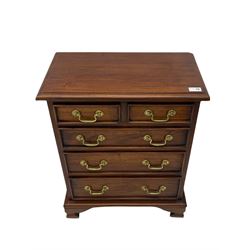 Small Georgian style mahogany chest, fitted with five drawers