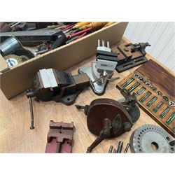 Collection of woodworking tools to include, chisels, vice, Gand crank sharpener, drill bits and other - THIS LOT IS TO BE COLLECTED BY APPOINTMENT FROM DUGGLEBY STORAGE, GREAT HILL, EASTFIELD, SCARBOROUGH, YO11 3TX