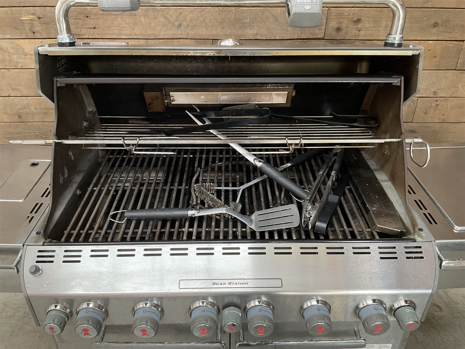 BBQ - Weber Summit stainless gas barbeque,, with cover