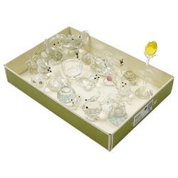 Seventeen Swarovski crystal figures (17)