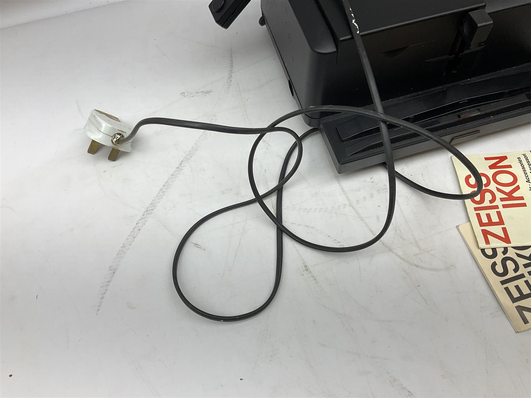 Boxed Zeiss Ikon compact projector, boxed, together with Eumig P8 Imperial projector in case