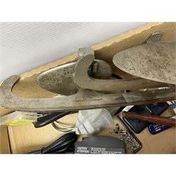 Daiwa 7700A fishing real, together with ice skate blades, pen nibs and other collectables 