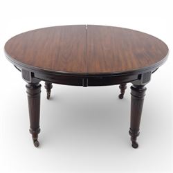 Spillman & Co. London - large Victorian mahogany extending dining table with three additional leaves, upon turned and reeded supports with ceramic castors, bearing ivorine label beneath detailed 'Spillman & Co. St. Martins Lane, London', extends to 302cm