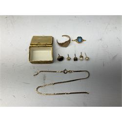 9ct gold and 9ct gold stone set jewellery oddments, Whitby jet necklace and a collection of vintage and later costume jewellery 