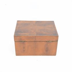 19th century oyster veneer walnut box, of plain rectangular form with hinged cover, H14cm W24.5cm D19cm
