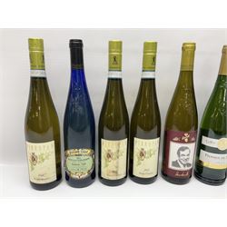 Mixed wine, including Pieroth Blue 2011, Kabinett, Moira's 2009  Reserva, Chai 2011 Bordeaux, etc, various content and proof (31)