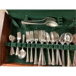 Canteen of Ryals silver plated cutlery
