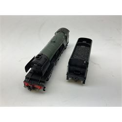 Hornby '00' gauge - Britannia Class 7MT 4-6-2 locomotive 'William Wordsworth' no. 70030, Patriot Class 7P 4-6-0 locomotive 'Bunsen' no. 45512 and Class A3 4-6-2 locomotive 'The White Knight' no. 60077, all DCC ready (3)
