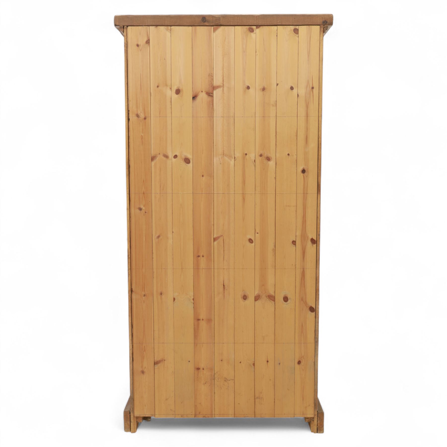 Contemporary oak open bookcase, with moulded cornice above five fixed shelves and boarded back, on plinth base