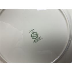 Minton Jasmine pattern tea and dinner wares, including dinner plates, sauce boats, side plates, bowls, teacups, coffee cans and twin handled soup bowls, etc (122)