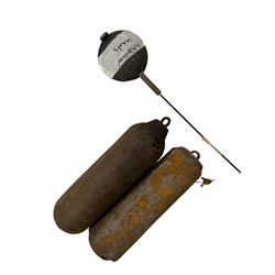 Thomas Hutchinson of Leeds - 18th century 8-day oak longcase clock with as broken arched  pediment and moulded cornice, with a conforming hood door flanked by plain turned pilasters with gesso capitals,  long trunk door with a wavy top on a square plinth with a raised panel, brass dial with cast spandrels,  engraved silvered dial centre and chapter ring with Roman numerals, five minute Arabic's and minute track, with pierced steel hands, seconds pointer,  arched calendar aperture and silvered boss engraved with the makers name to the break arch, dial pinned to a rack striking two train movement with a recoil anchor escapement. With weights and pendulum. Thomas Hutchinson is recorded as working in Leeds from 1760-90.