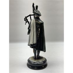 Michael J Sutty limited edition figure, Pipe Player, The Royal Irish Rangers 1980's, 241/250, H22cm