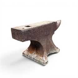 Brooks England - 1 1/2 CWT cast iron anvil