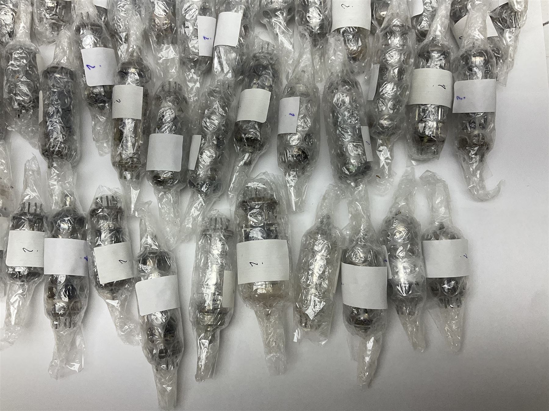 Collection of thermionic radio valves/vacuum tubes, approximately 82 