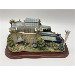 Lilliput lane The Mallard, limited edition 847/1500 with certificate of authenticity and original box