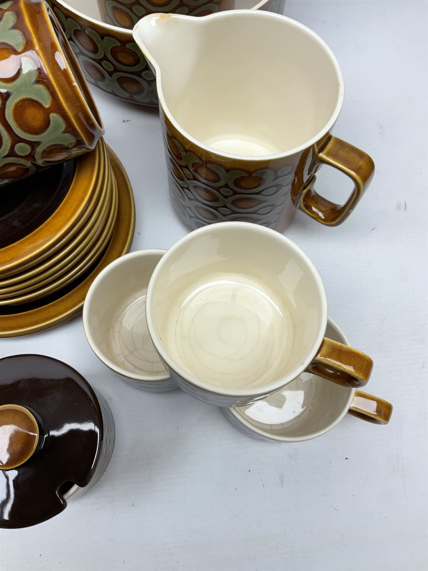 Hornsea Bronte pattern dinner and  wares, to include coffee pot, hot water jug, two milk jugs, two covered tureens etc (28)
