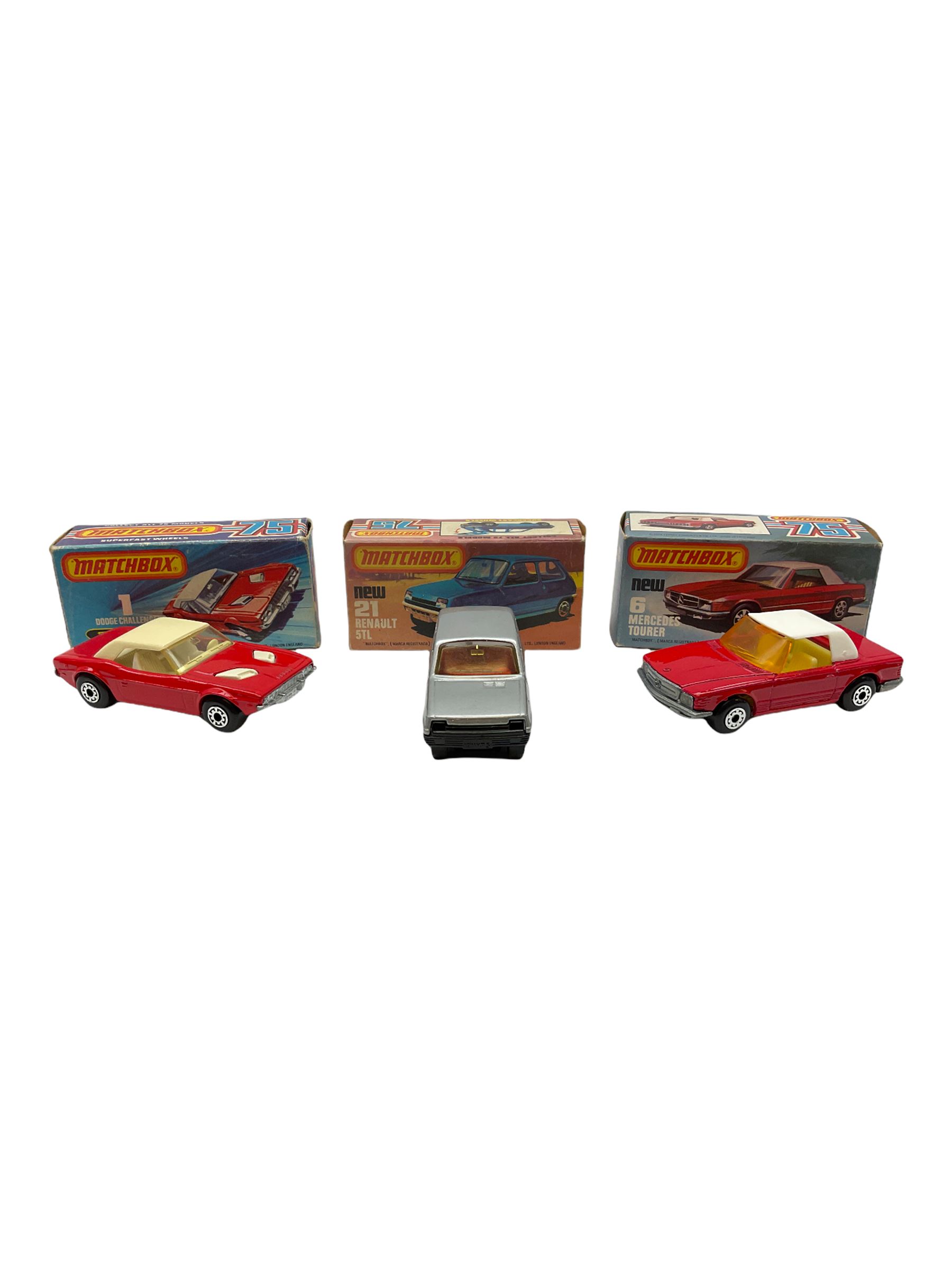 Matchbox/Superfast - eleven '1-75' series models comprising 1e Mercedes Truck, 1g Dodge Challenger, 2g S-2 Jet, 5g US Mail Truck, 6e Mercedes 350sl Tourer, 9e AMX Javelin, 15e Fork Lift Truck, 17f Londoner Bus, 18f Hondarora, 19f Cement Truck and 21f Renault 5TL; all boxed (11)