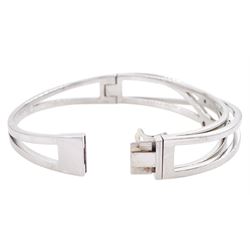 Boodles 'Labyrinth' platinum round brilliant cut diamond bangle, London 2009, total diamond weight approx 0.50 carat