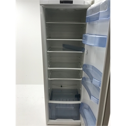  Gorenje R60395DW fridge, W60cm, H179cm (This item is PAT tested - 5 day warranty from date of sale)  