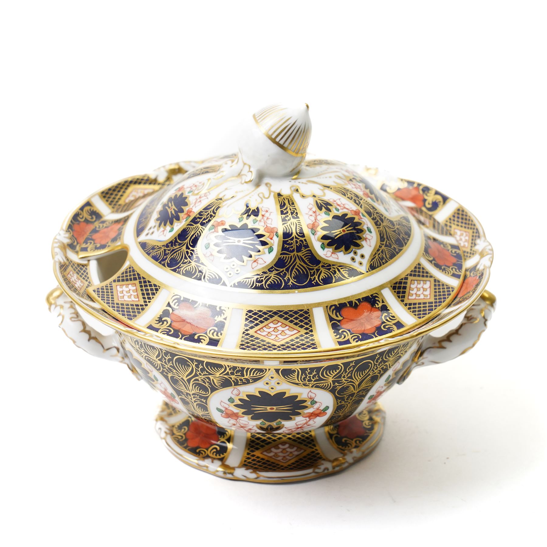 Royal Crown Derby Imari pattern sauce tureen and cover with acorn lift Pattern 1128, 13cm x 17cm