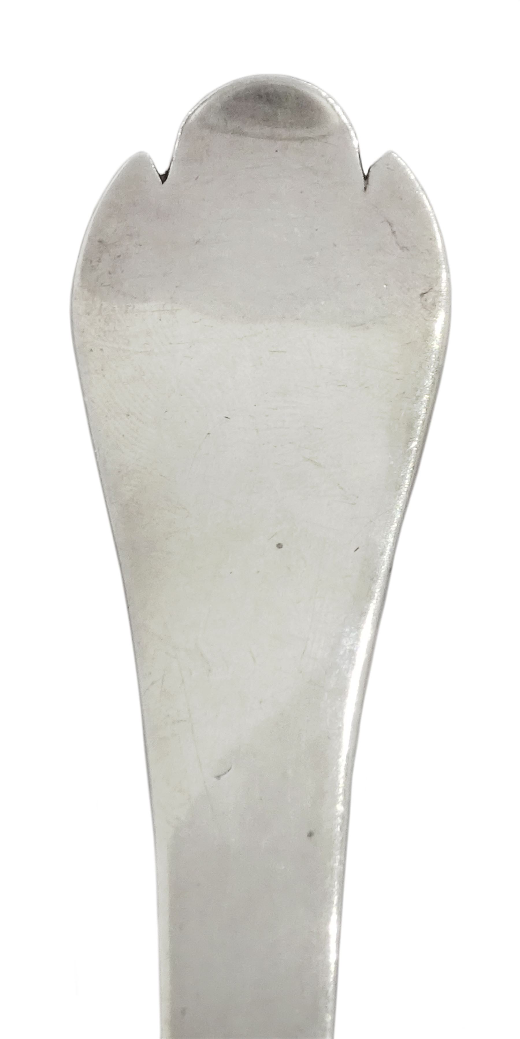 William & Mary silver Trefid spoon with rattail bowl, bottom stuck, hallmarked Thomas Hebden, Hull, circa 1689, L18.7cm, approximate weight 1.28 ozt (40 grams)