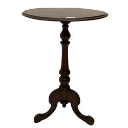 Victorian figured walnut pedestal table, on splayed acanthus carved supports