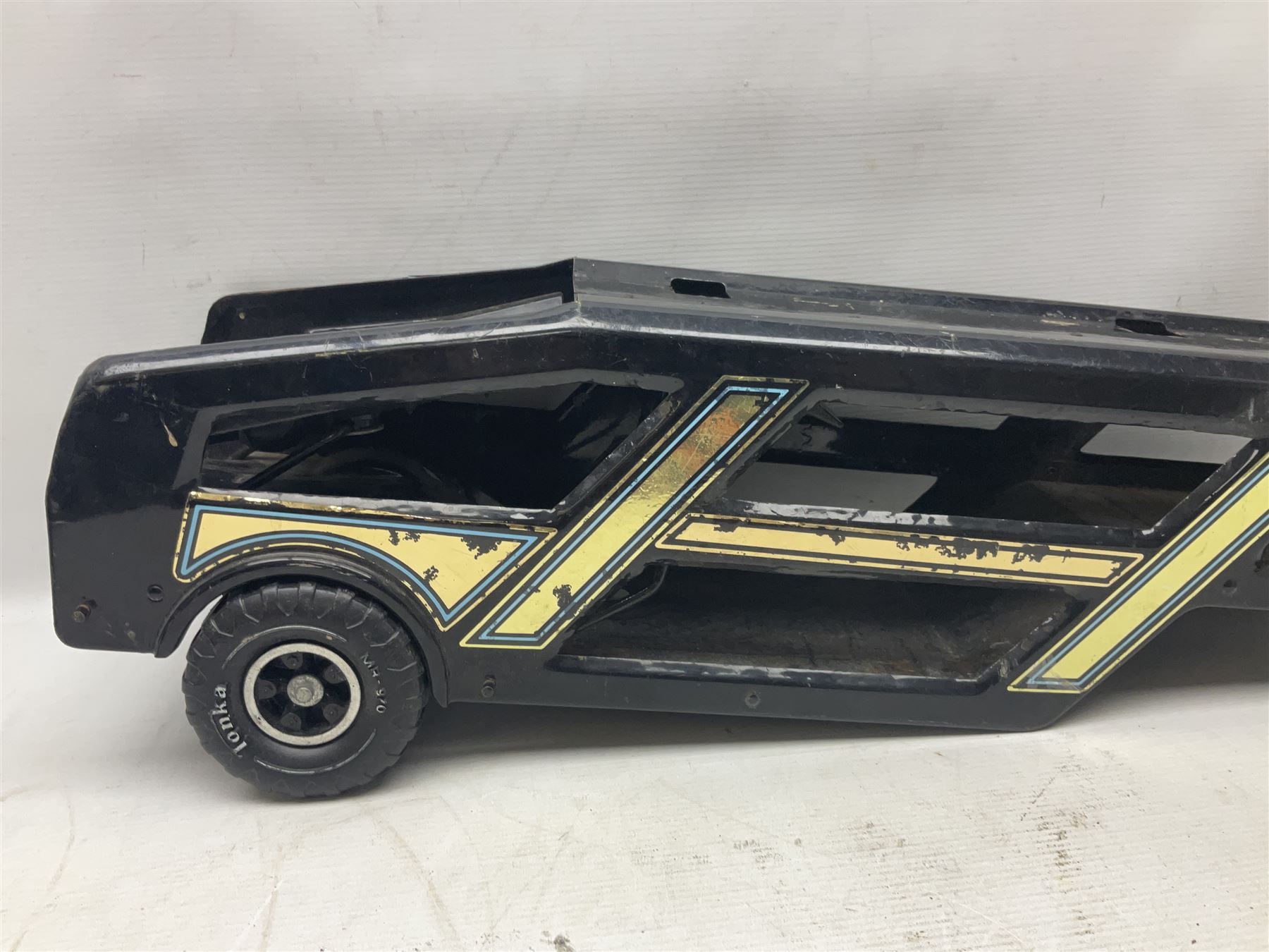 Tonka - five large scale steel pressed vehicles comprising Cement Mixer, Car Transporter, Mobile Crane and two Dumper Trucks (5)