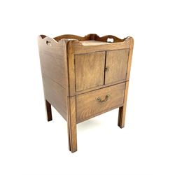George III mahogany night stand, two cupboards above chamber slide