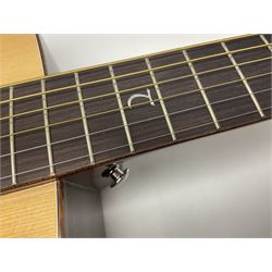 Tanglewood Folk/OM cedar and java wood acoustic guitar, the three-piece back with mango spalted wood insert; serial no.180914094 L101cm